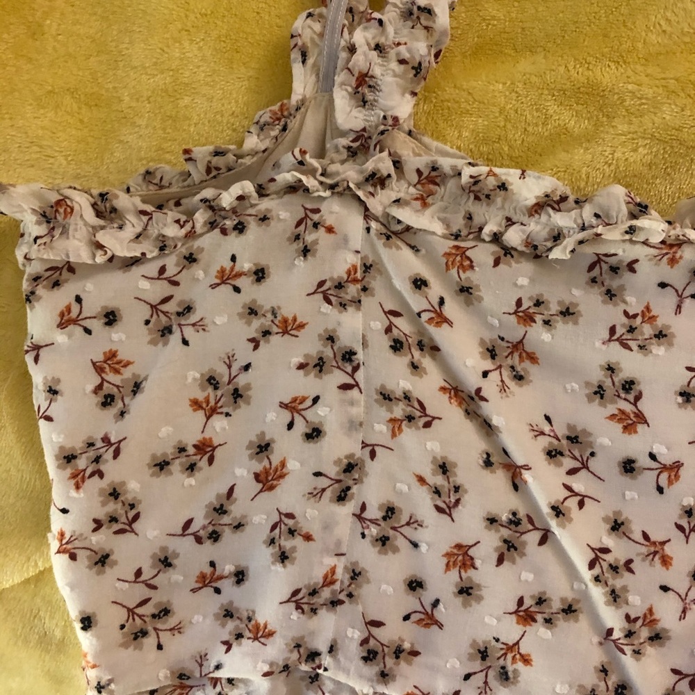 Lulu’s Cream Floral Print Button-Up Ruffled Crop - Picture 10 of 14